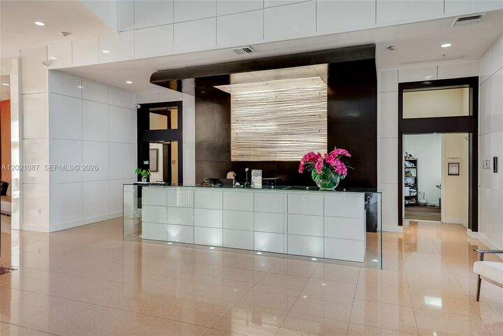 Property Photo: 2775 NE 187th St 528 FL 33180