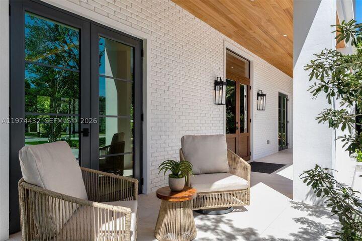 Property Photo:  8901 SW 120th St  FL 33176 