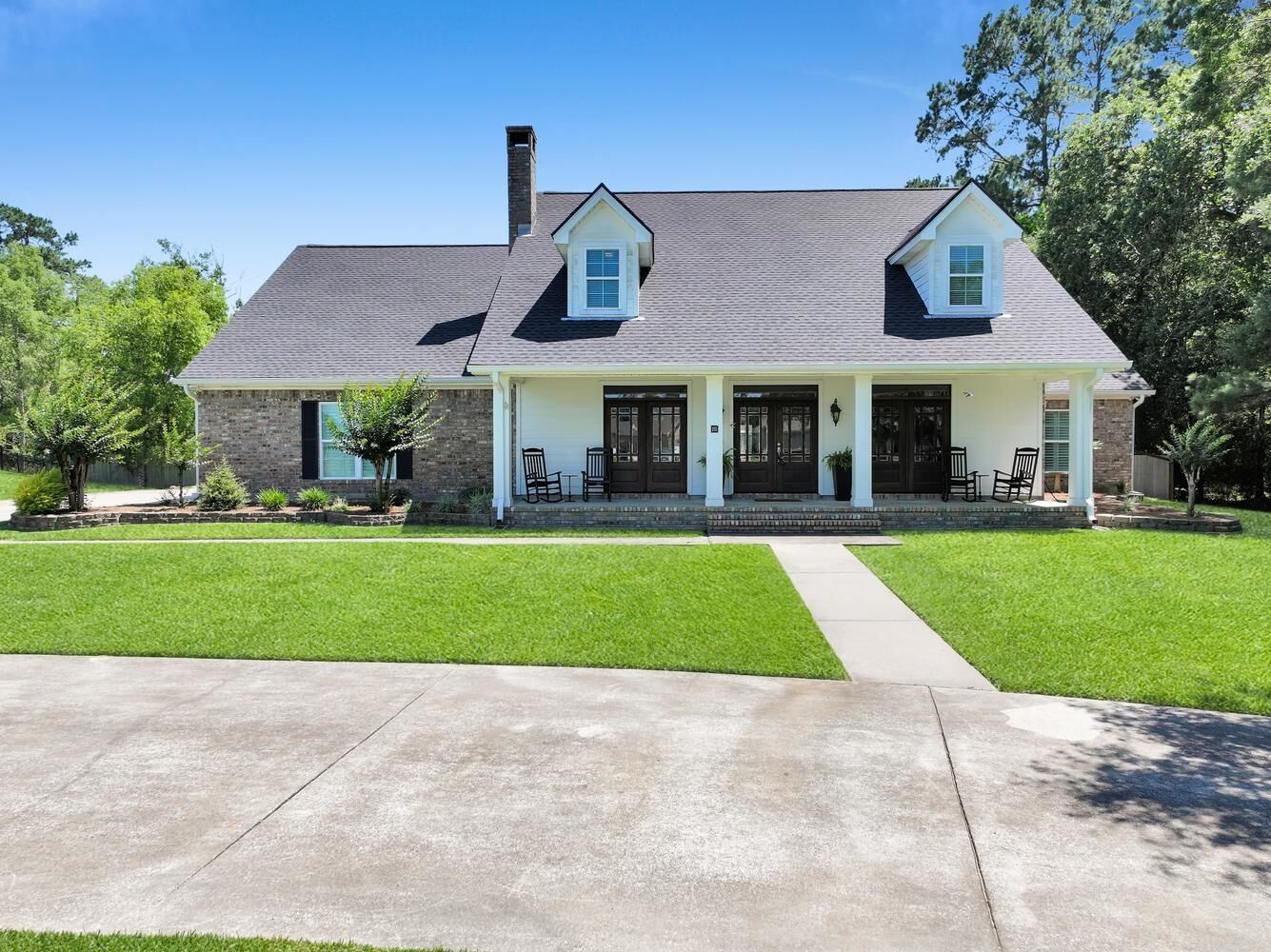 Property Photo:  215 W Pineshadows Dr.  TX 77659 