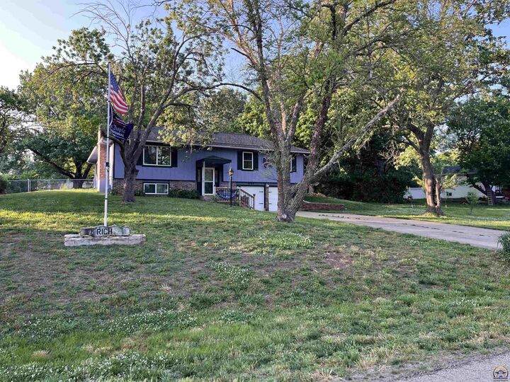 Property Photo:  2769 SE Allen Dr  KS 66605 