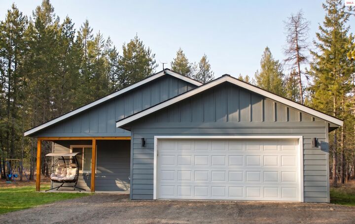Property Photo:  389 Hardy Loop  ID 83805 