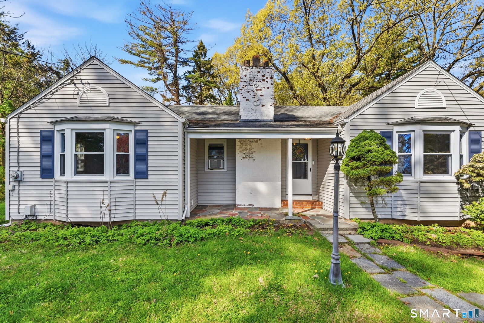 Property Photo:  59 Thornbush Road  CT 06109 