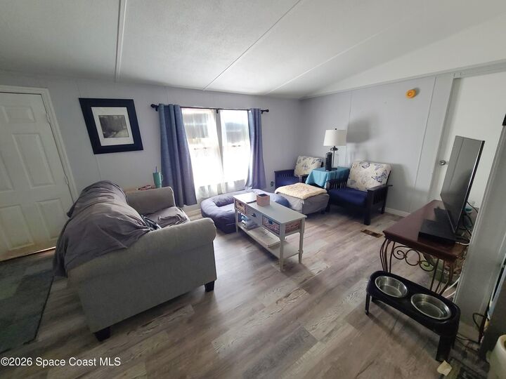 Property Photo: 525 Nicklaus Circle FL 32927