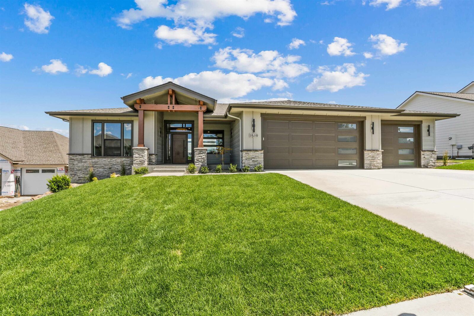 Property Photo:  1519 S Steen Ln  WA 99037 
