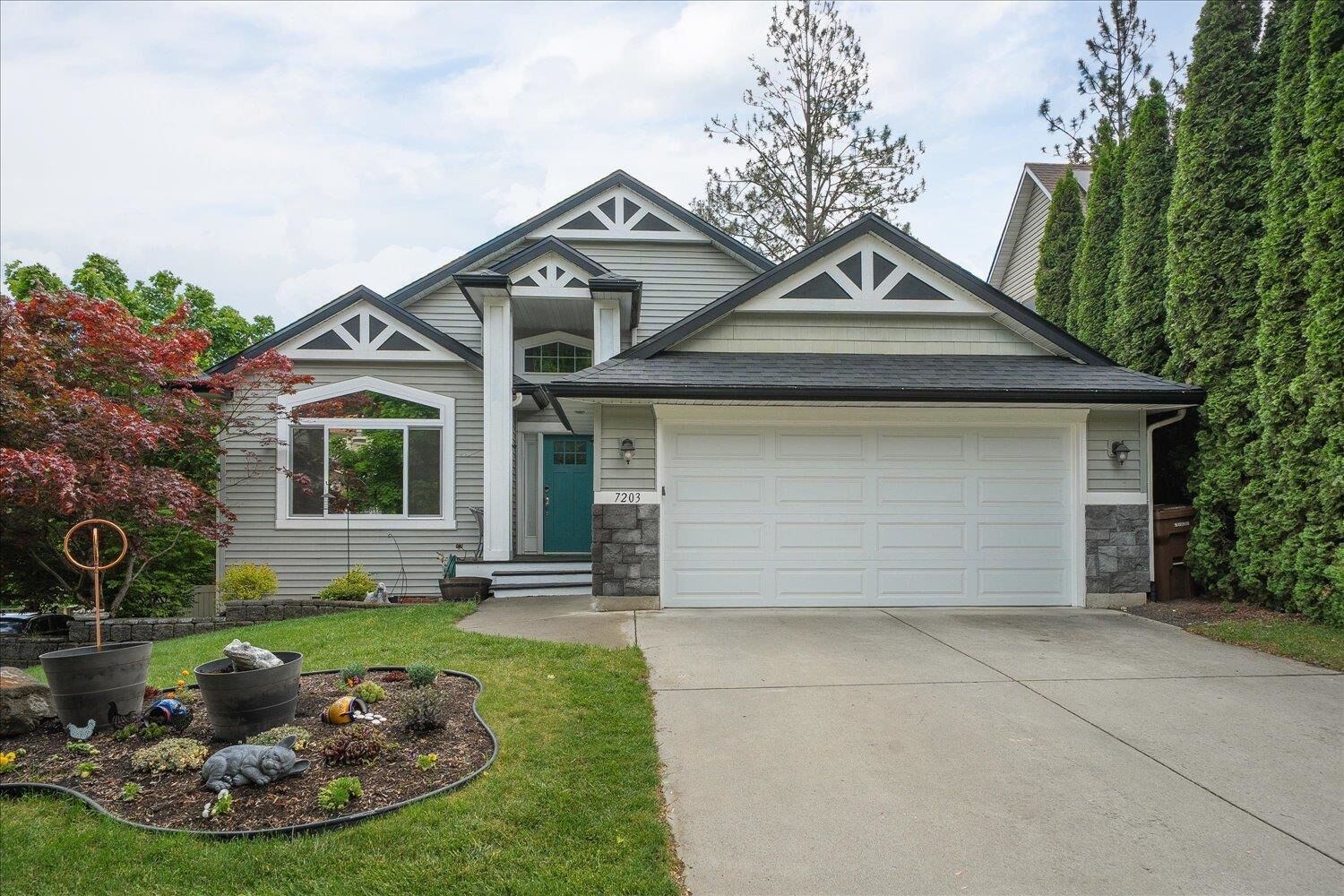 Property Photo: 7203 S Moran View St WA 99224