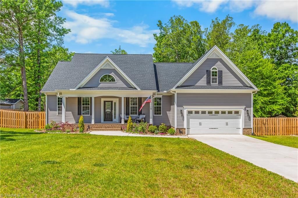 Property Photo: 1401 Ashland Drive NC 27320