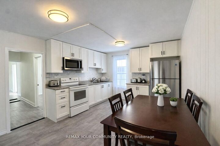 74 Adelaide Street S — photo 1