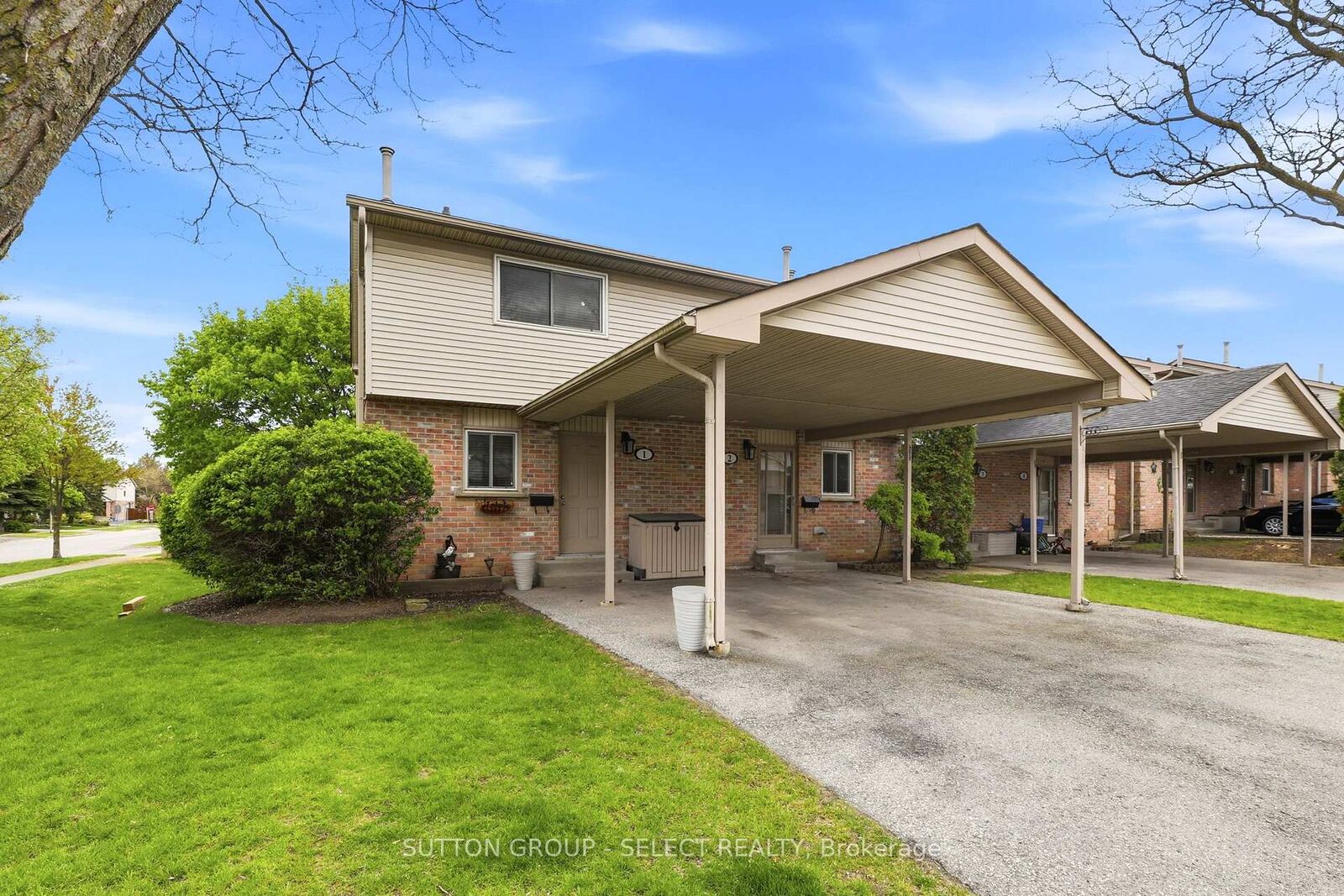 Property Photo: 151 Bonaventure Drive 1 ON N5V 4M1