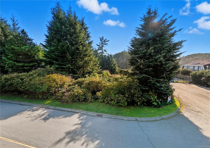 Property Photo:  912 Barkley Pl  BC V0R 3A0 