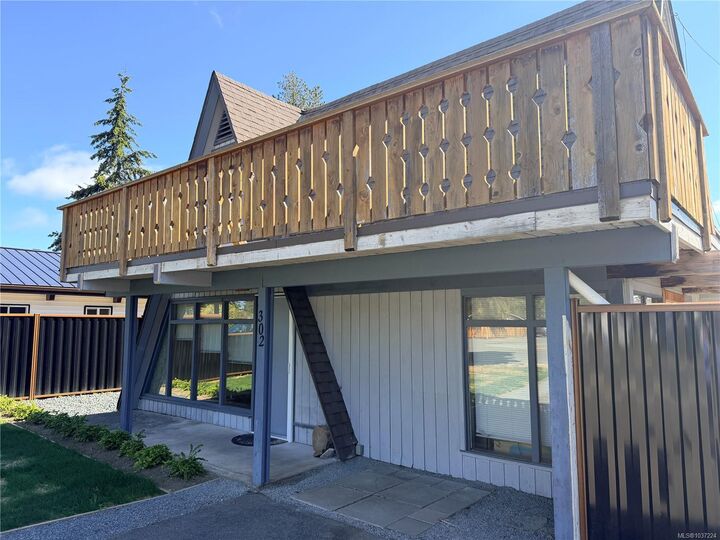 Property Photo: 302 Willow St BC V9P 1C7