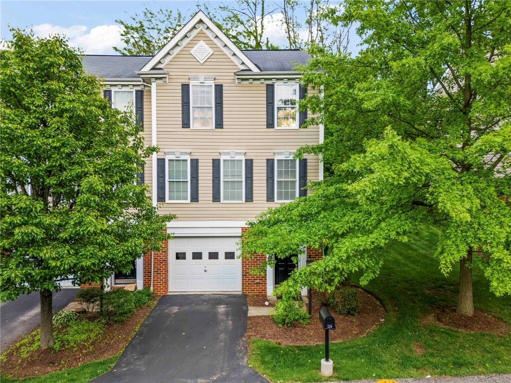 Property Photo:  229 Persimmon Ln  PA 15317 