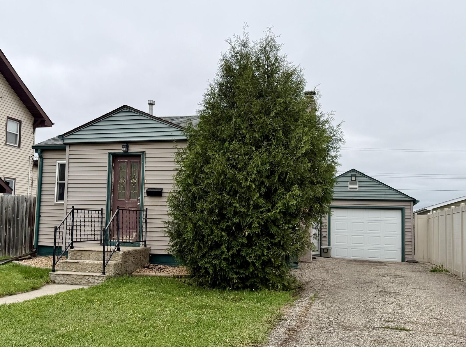 Property Photo:  911 S 9th Street  SD 57401 