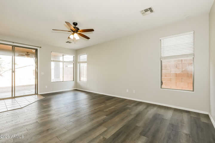 Property Photo:  10 E Mill Reef Drive  AZ 85143 