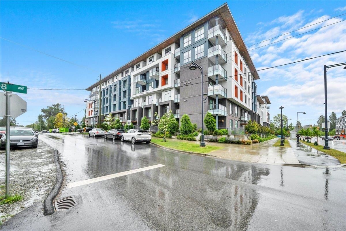 Property Photo:  10828 139A Street W621  BC V3R 0H3 