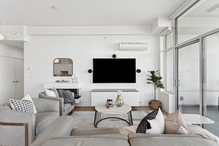 Property Photo:  200 Nelson'S Crescent Ph2  BC V3L 0H9 