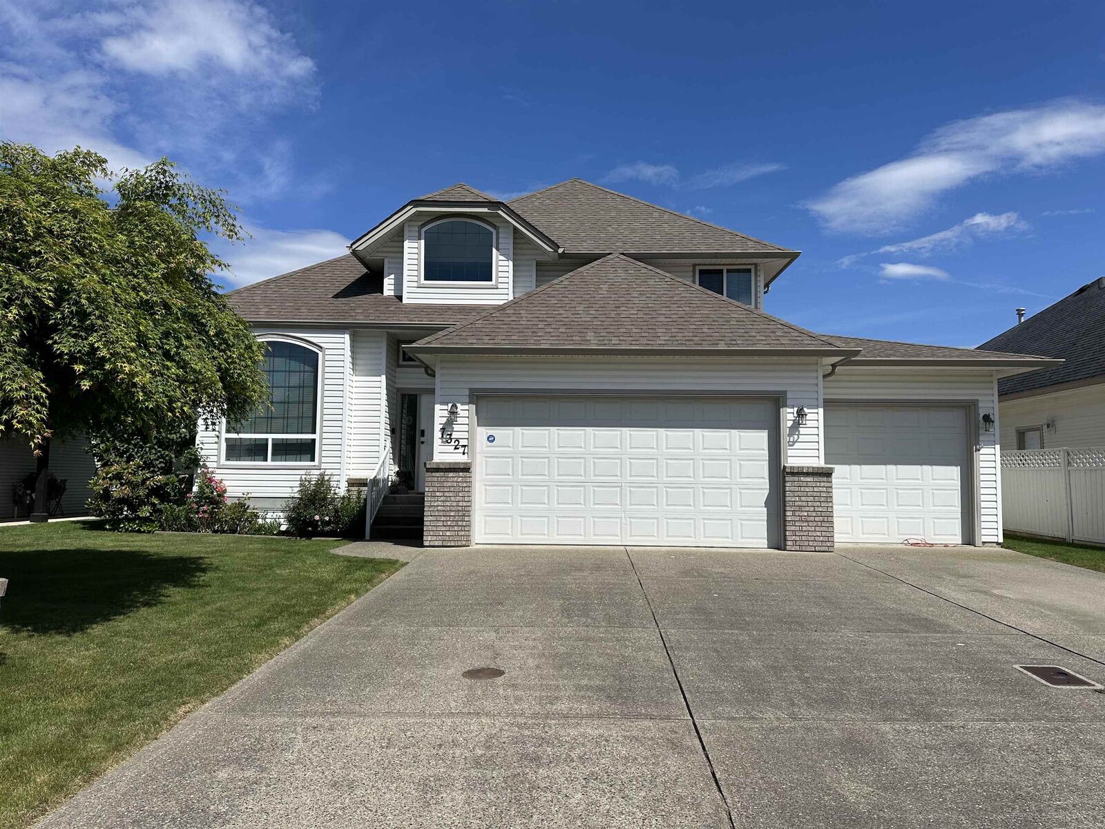 Property Photo: 7327 Prasmount Place BC V0M 1A0