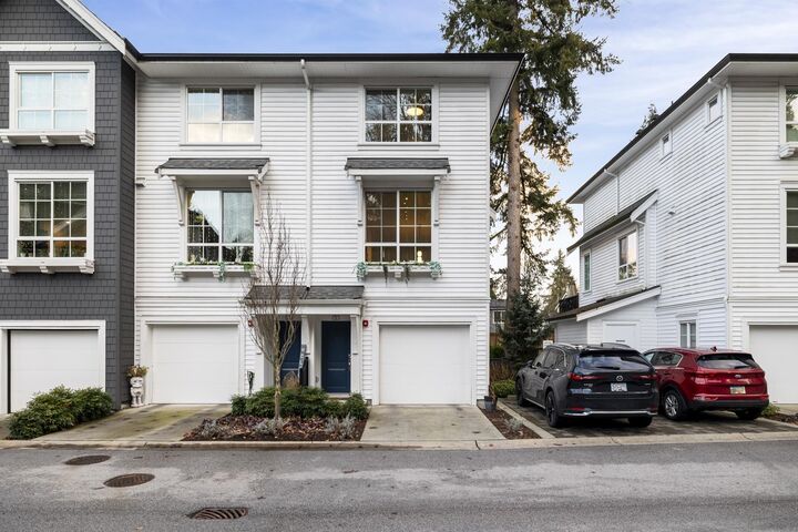 Property Photo: 19696 Hammond Road 5 BC V3Y 0G7