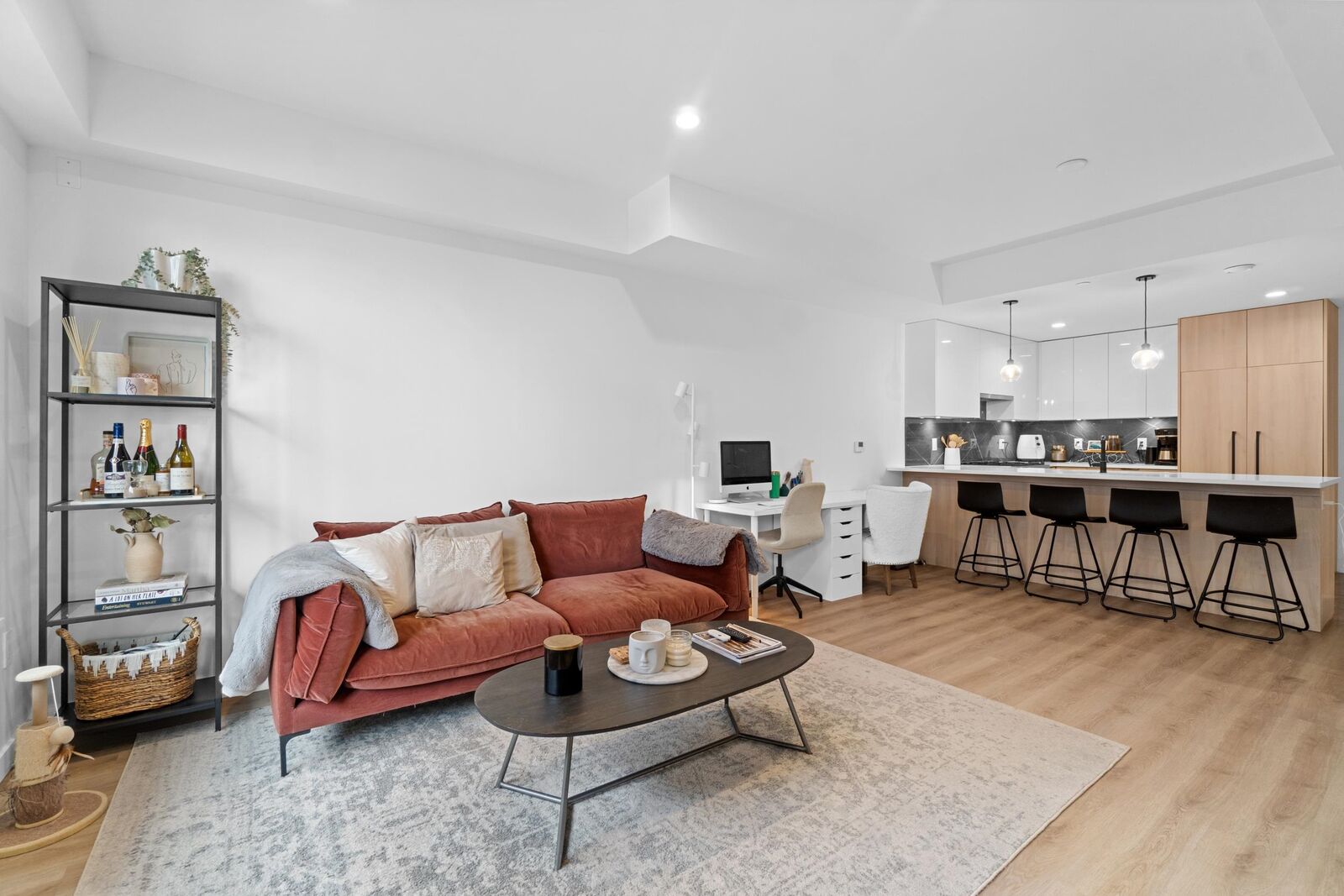 Property Photo:  237 Ridgeway Avenue 5  BC V7L 0H6 