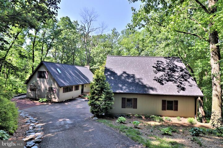 Property Photo:  94 N Tanglewood Drive  PA 17566 