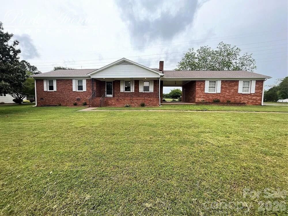 Property Photo:  16924 Knoxwood Drive  NC 28078 