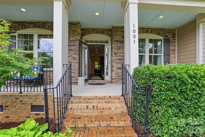 Property Photo:  1001 Greenwich Park Drive  NC 28079 