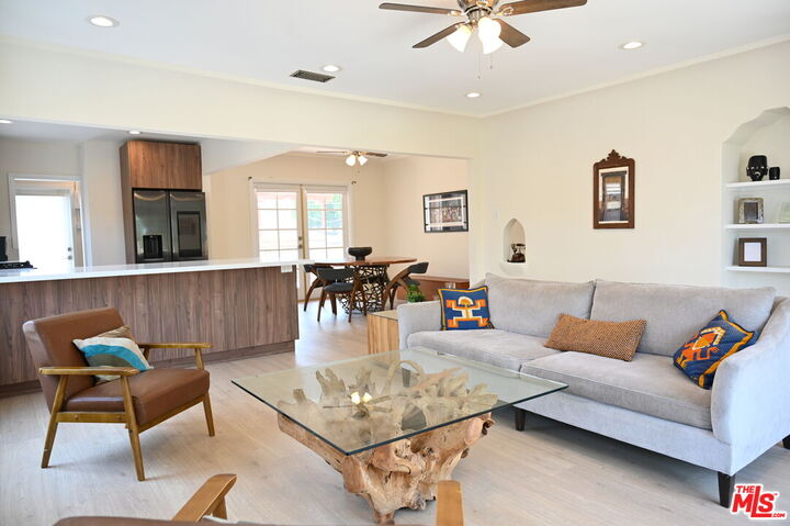 Property Photo: 1333 W 14th St CA 90732