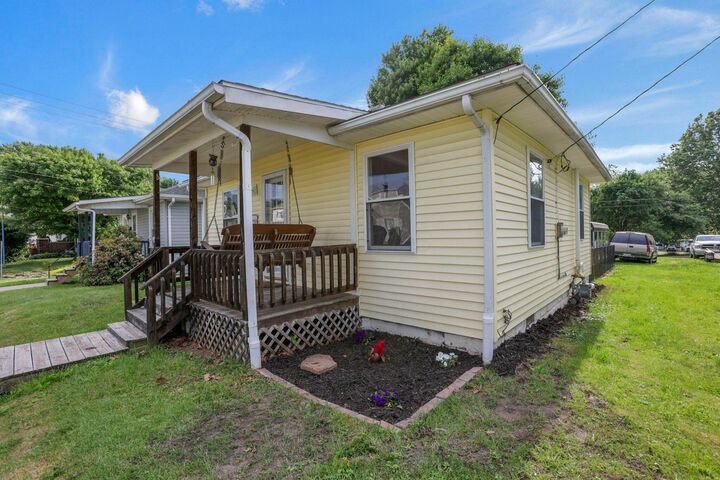 Property Photo:  95 S Pembroke Avenue  OH 43701 