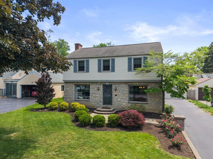 Property Photo: 2762 Tremont Road OH 43221