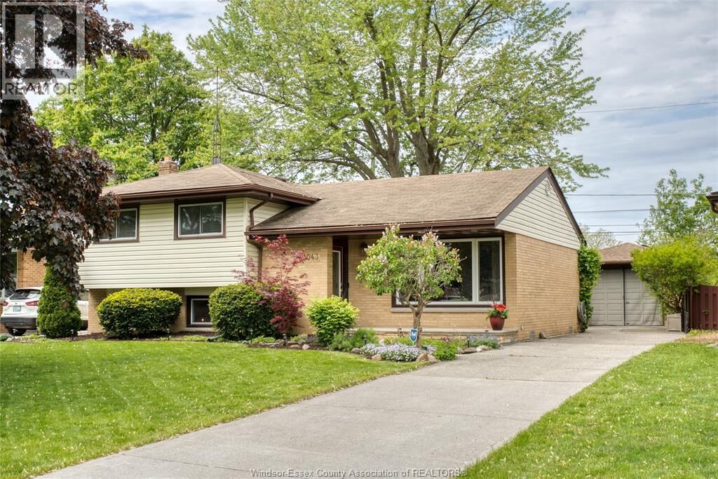 Property Photo:  1043 Westchester Drive  ON N8S 3Z1 