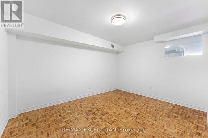 Property Photo: 1407 Dupont Street 509 ON M6H 2B1
