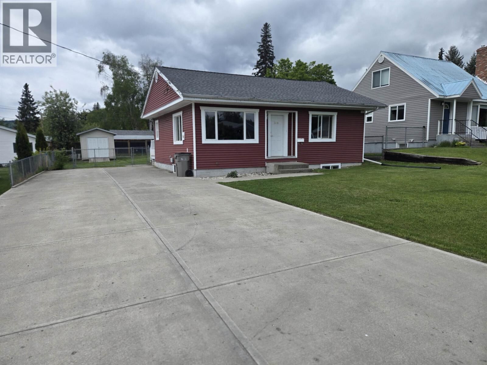 Property Photo:  349 Gardner Street  BC V2J 3G9 