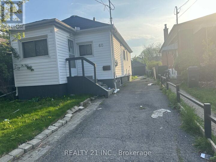 Property Photo: 60 Phillip Avenue (Main) ON M1N 3R2
