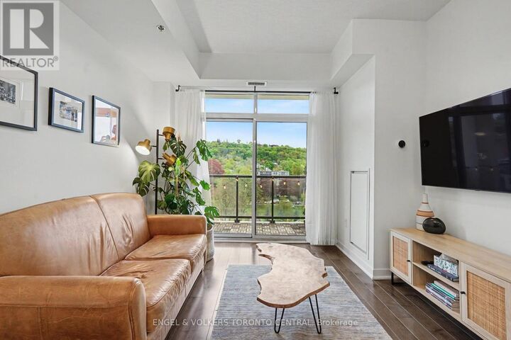 Property Photo:  90 Charlton Avenue West 706  ON L8P 0B4 