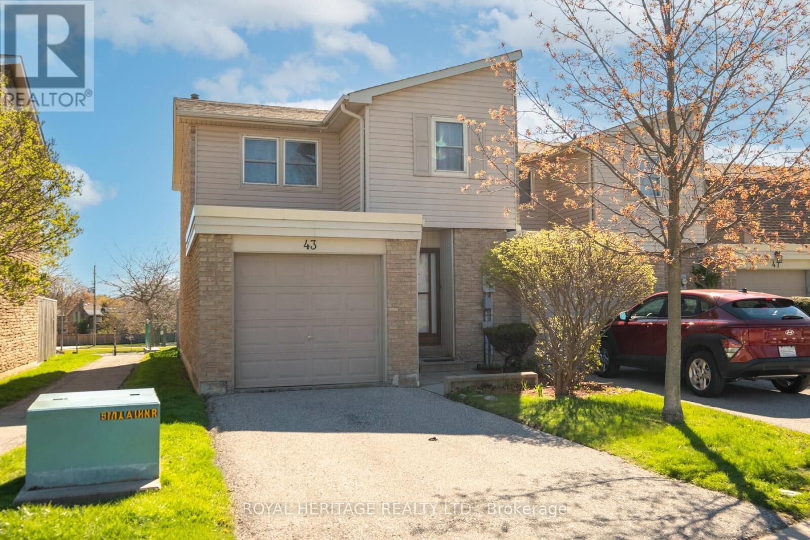 Property Photo: 43 Clover Ridge Drive West ON L1S 3M6