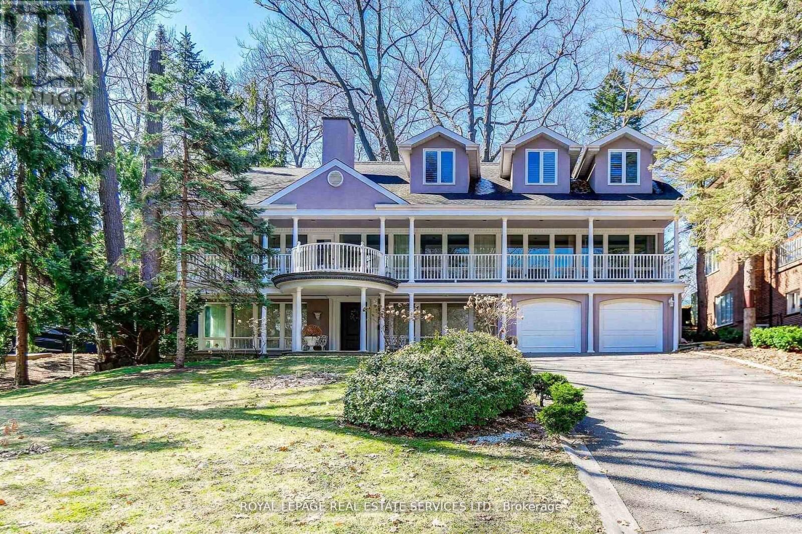 Property Photo:  32 Edenbrook Hill  ON M9A 3Z6 