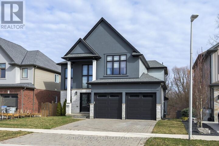 Property Photo:  211 Union Avenue  ON N0L 1R0 