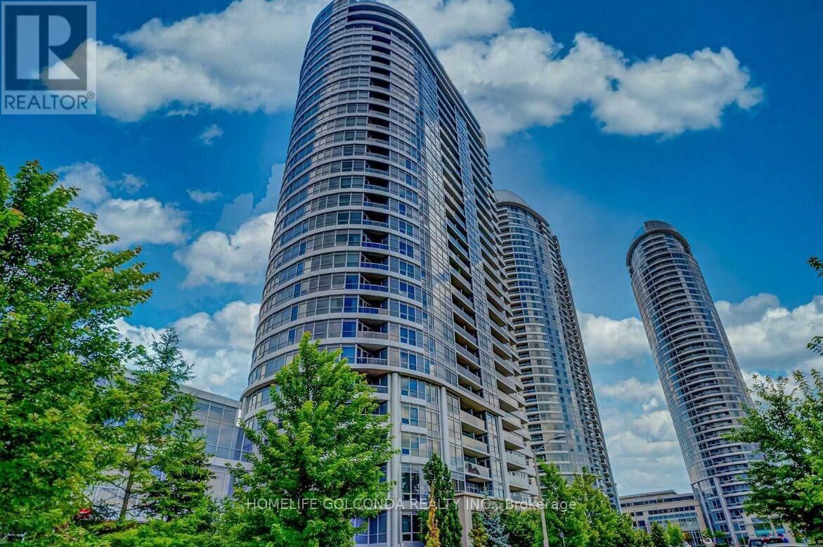 Property Photo: 151 Village Green Square 2402 ON M1S 0K5