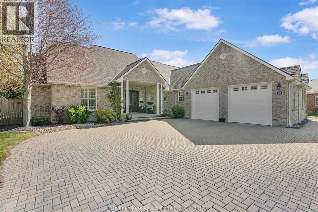 Property Photo:  12 Aspen Close  ON N7L 5M1 