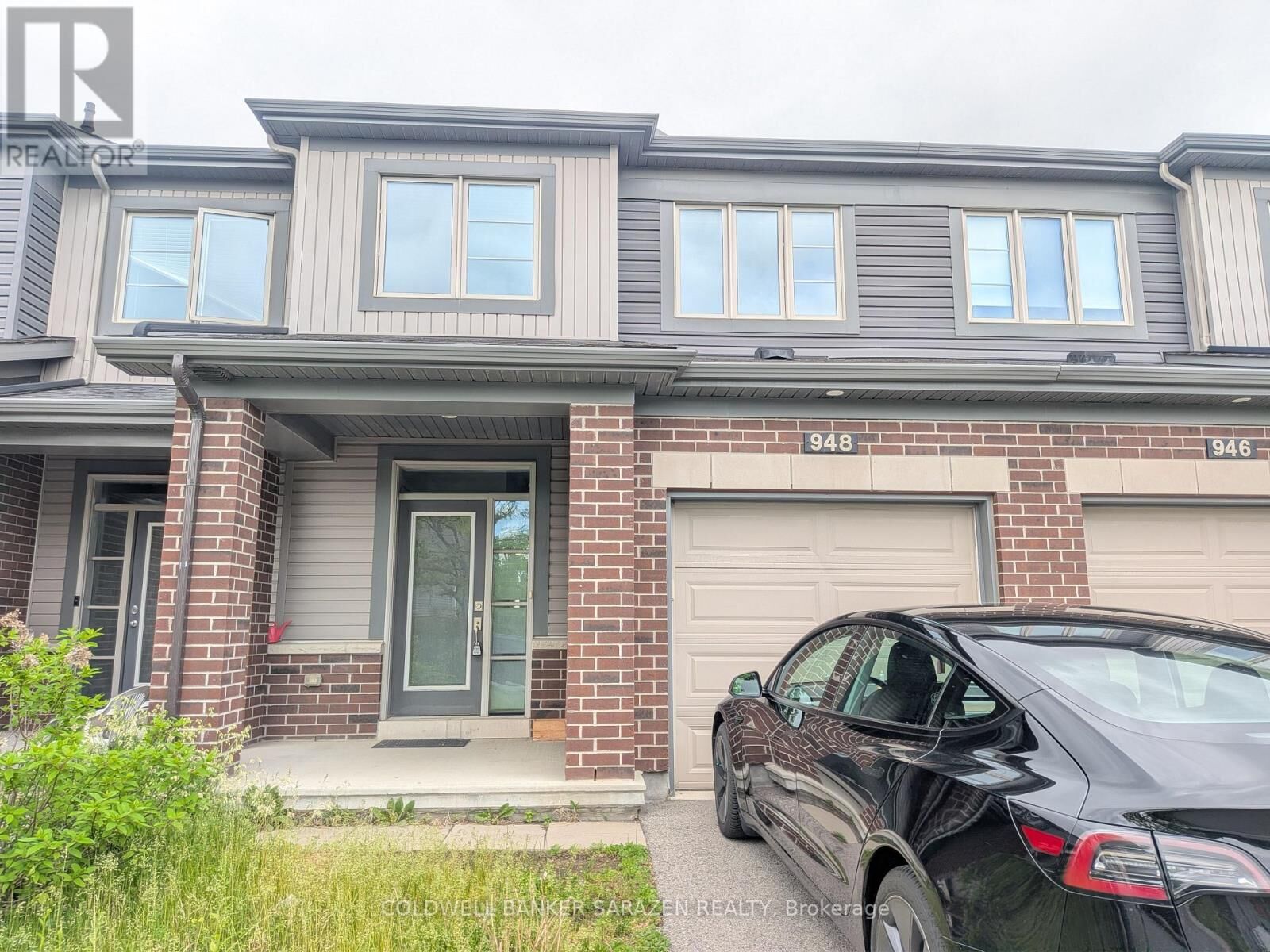 Photo de la propriété: 948 Kilbirnie Drive ON K2J 6G2