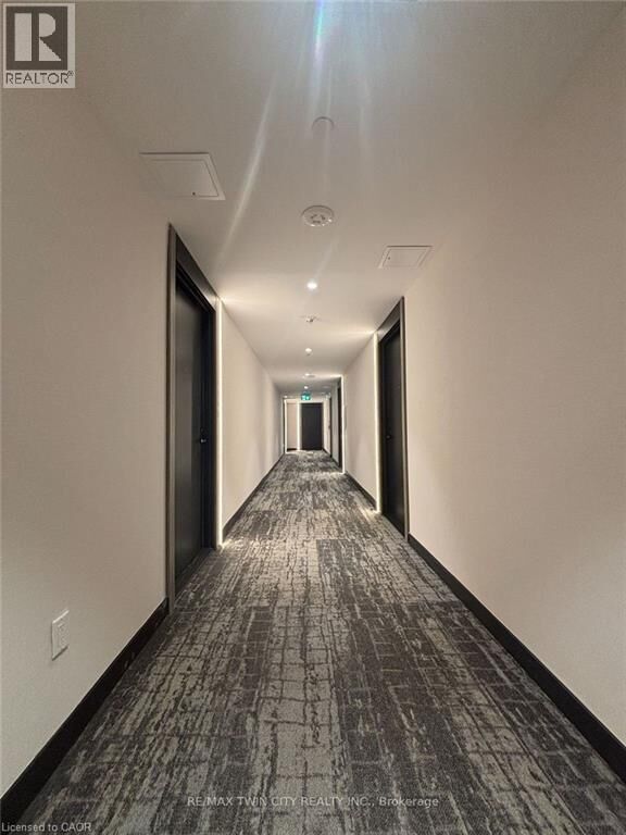 Property Photo:  220 Missinnihe Way 1314  ON L5H 0A9 