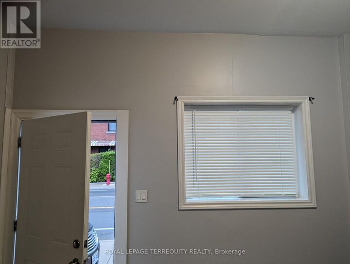 Property Photo:  1184 Cannon Street East  ON L8L 2K3 