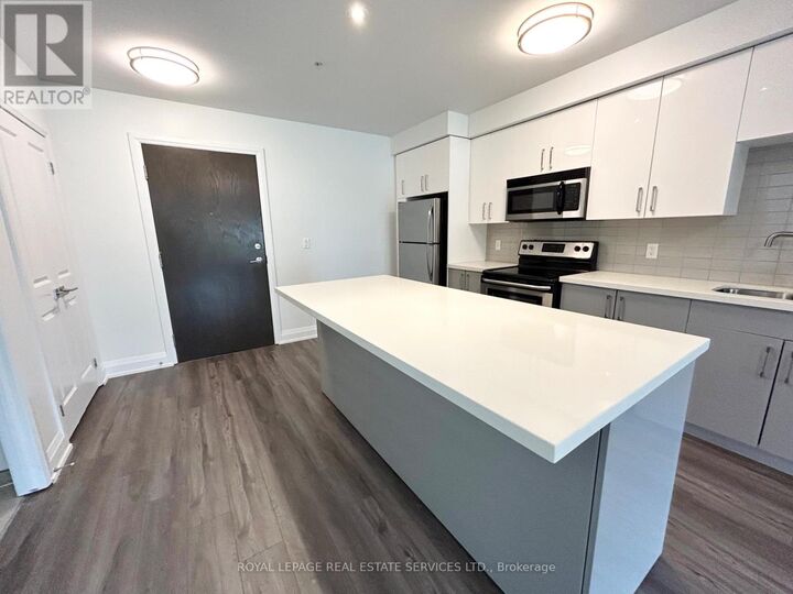 Property Photo:  460B Belmont Avenue West 103  ON N2M 0B3 