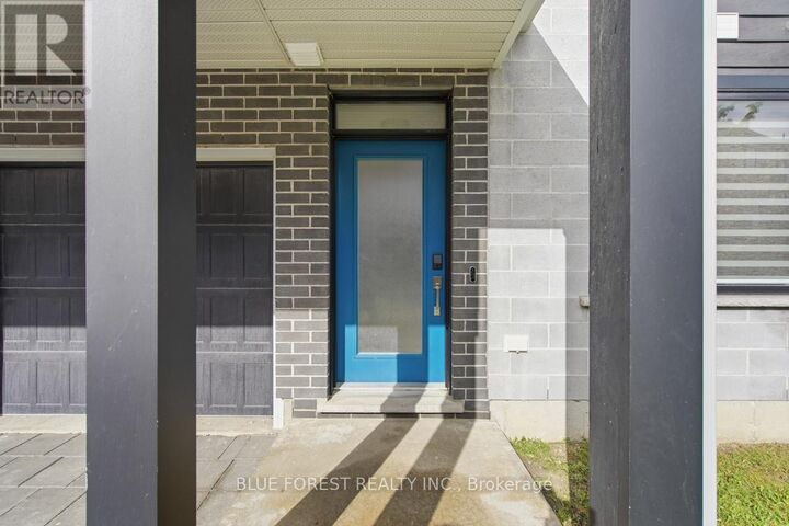 Property Photo:  177 Edgevalley Road 21  ON N5V 0C5 
