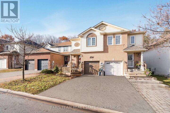 Property Photo: 256 Ferndale Drive South ON L4N 8J9