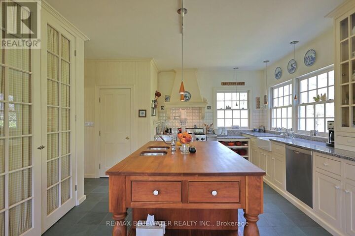 Property Photo:  10043 Old River Road  ON N0M 1T0 