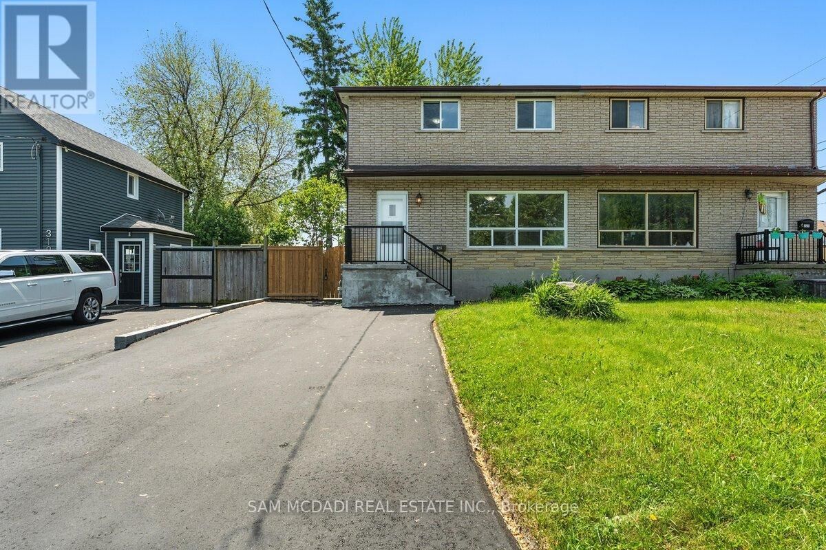 Property Photo:  325 Banff Avenue  ON L1J 1L7 