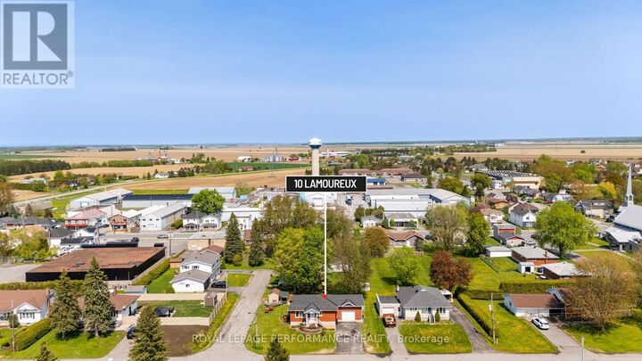 Property Photo:  10 Lamoureux Street  ON K0C 2B0 