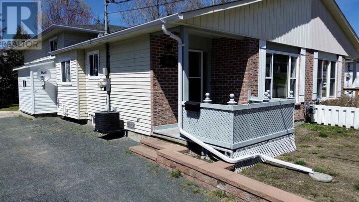 Property Photo:  54A Washington Cres  ON P5A 2L7 