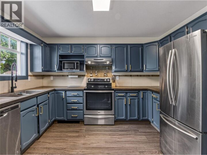 Property Photo: 271 Middle Bench Road South BC V2A 8S8