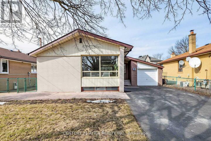 Property Photo:  7 Rockport Crescent  ON L4C 2L5 